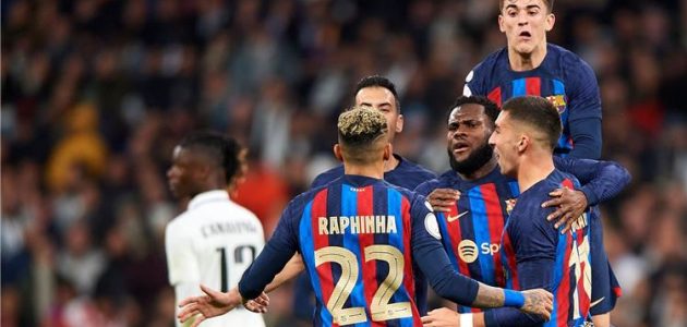 سبورت: برشلونة يفكر في بيع الثلاثي الهجومي من أجل ميسي