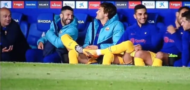 أتلتيكو مدريد يراقب وضع لاعب برشلونة