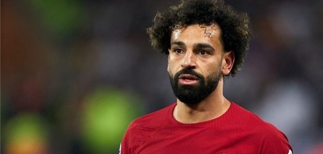 محمد صلاح مازحًا عن أرنولد: لا يستطيع الدفاع.. وما زلت أسجل الأهداف