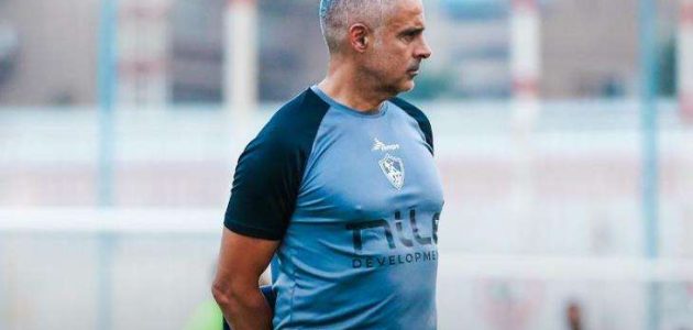 عاجل.. جلسة تجمع جوميز بلاعبي الزمالك قبل لقاء البنك الأهلي في الدوري المصري